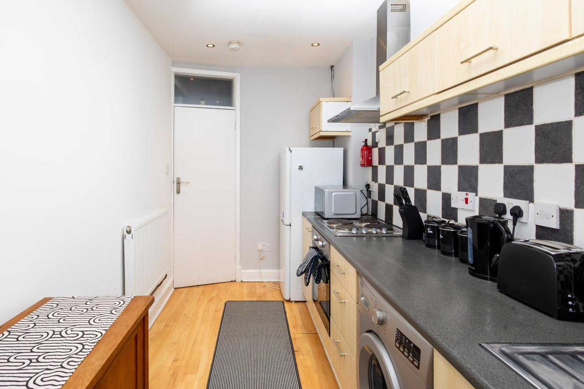 Spacious 3 Bedroom Ground Floor Apartment - 10 Mins From City Centre Leeds  Luaran gambar