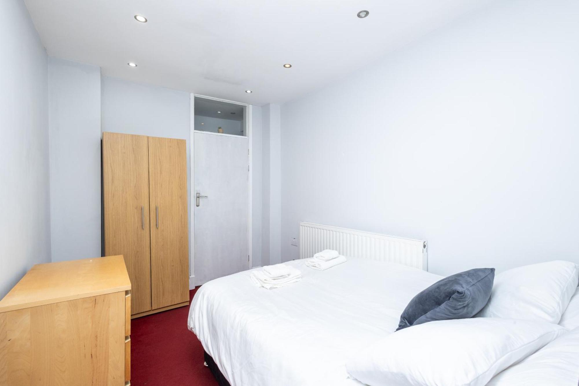 Spacious 3 Bedroom Ground Floor Apartment - 10 Mins From City Centre Leeds  Luaran gambar