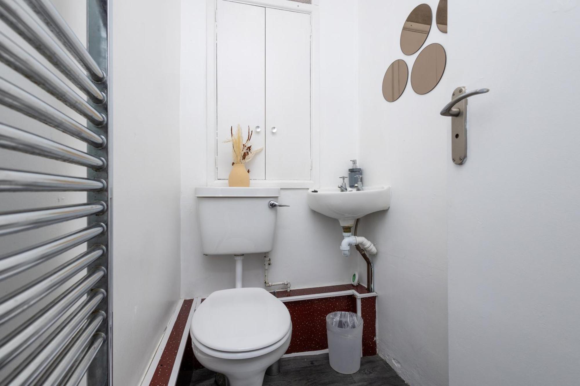 Spacious 3 Bedroom Ground Floor Apartment - 10 Mins From City Centre Leeds  Luaran gambar